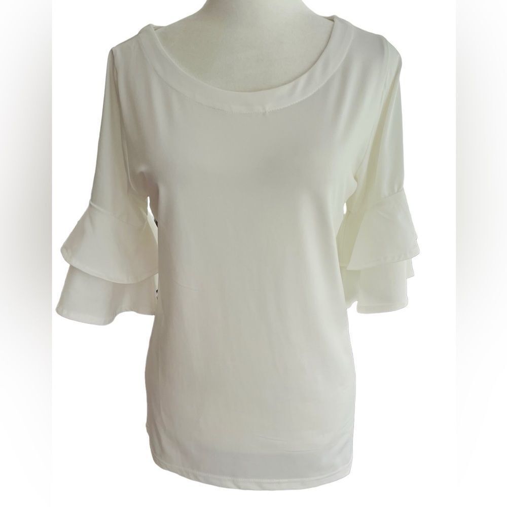La Mer Luxe white scoop neck top with double ruffle elbow length sleeves size XS